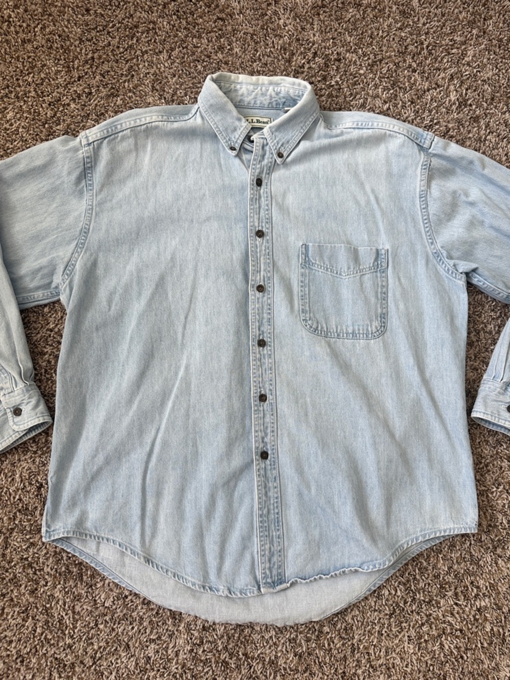 Vintage L.L. Bean Men’s Light Blue Denim Chambray Button-Down Shirt (W860) Large